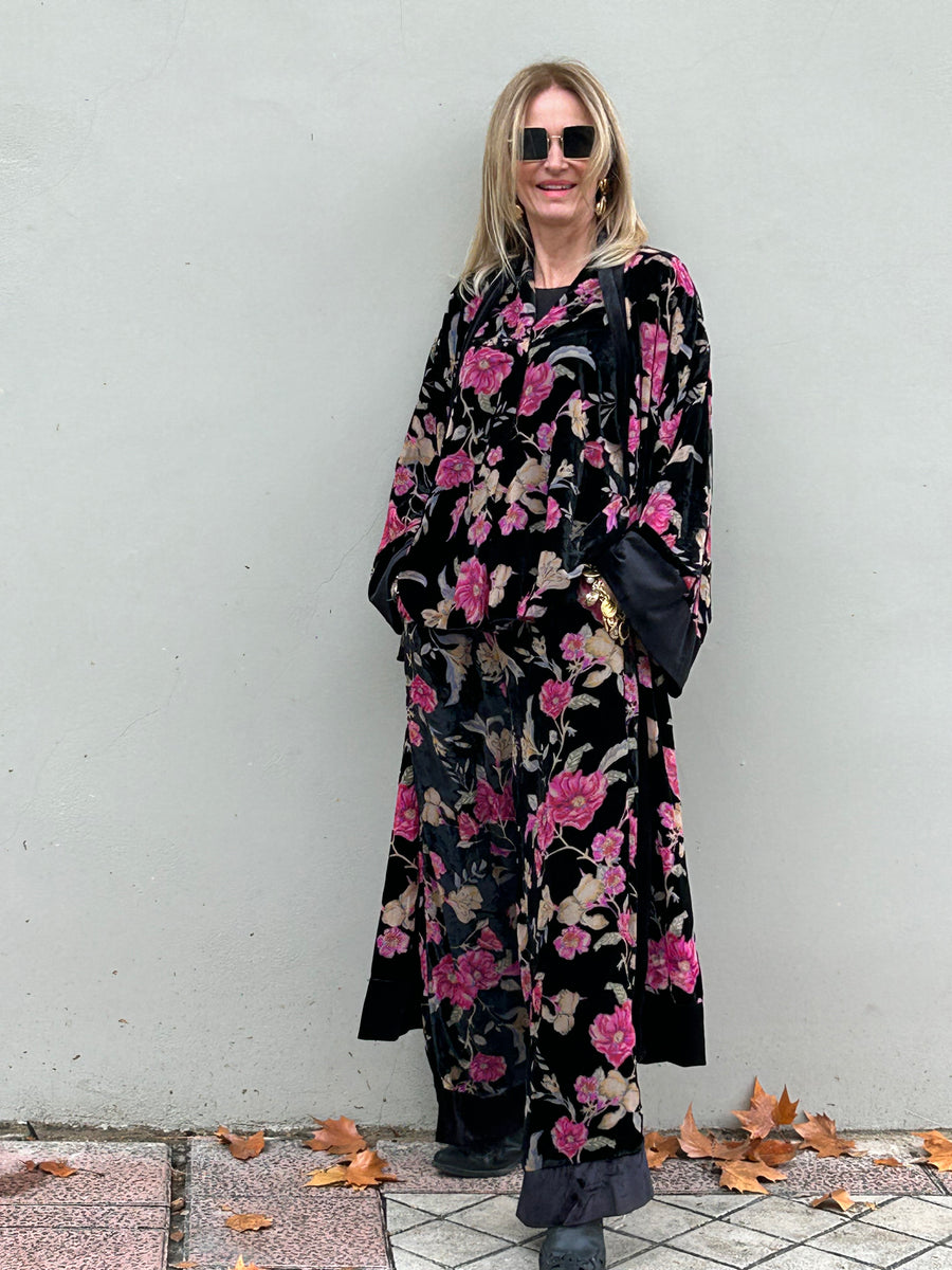 Spectacular TASHA kimono in flocked velvet