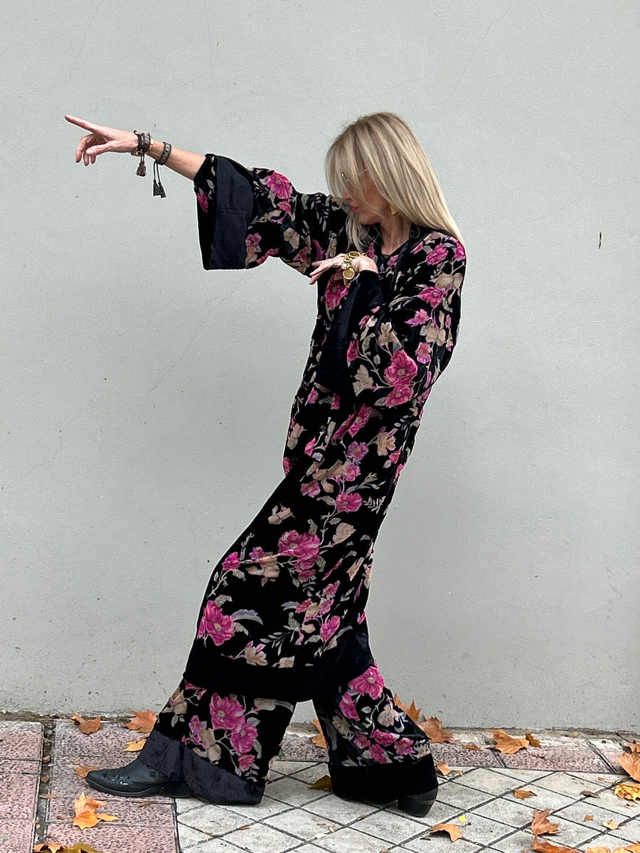 Spectacular TASHA kimono in flocked velvet