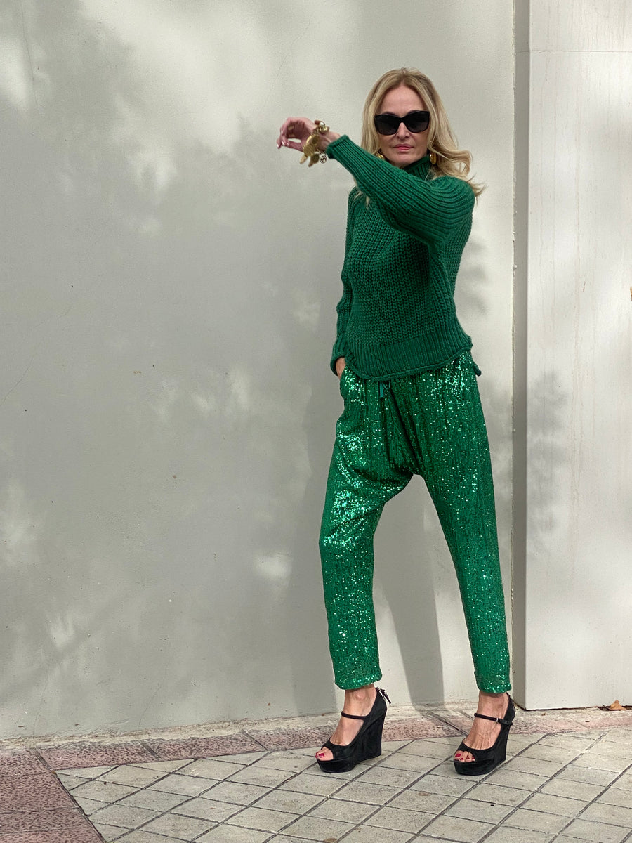 Set of soft and thick knit sweater and sequined pants