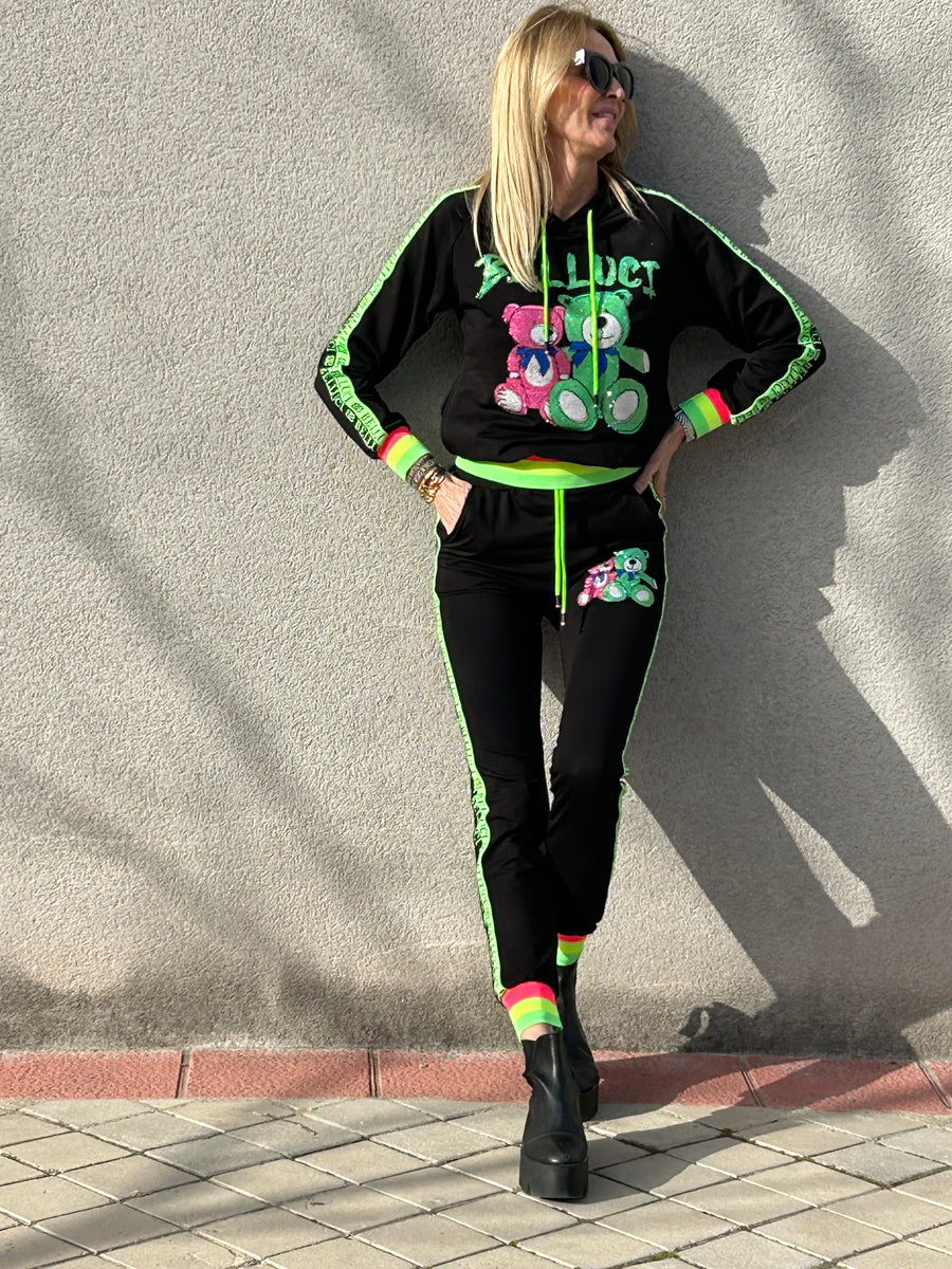 CONJUNTO ESTILO TRACK SUIT DE LYCRA CON TRASERA DE STRASS